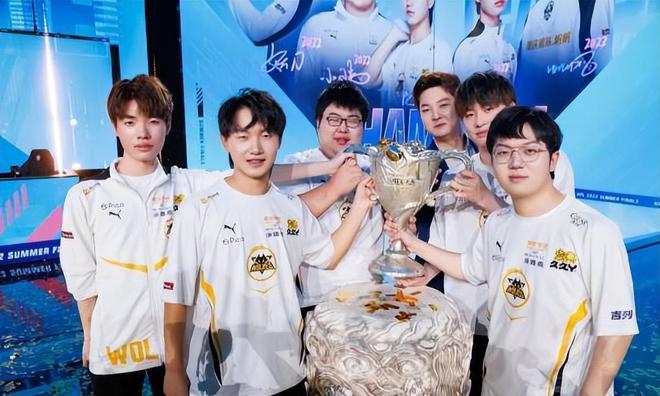 CSGO世界排名更新，丹麦新王Heroic登顶