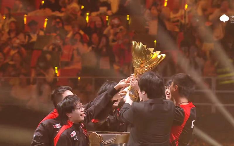 电竞比分m0NESY谈地图池变动：移除Anubis对个人影响不大