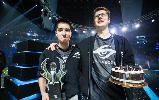 Cat赛后更博：我们是冠军！！打好的好兄弟们