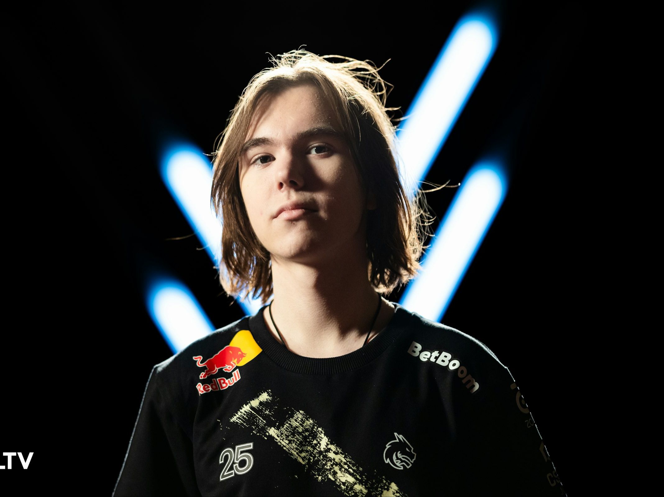 Mouz 以惊人的表现击败 Vitality ，晋级 IEM Cologne 2025 的总决赛